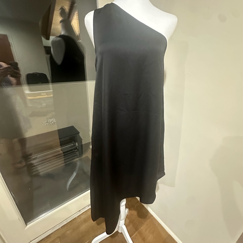 Satin one shoulder assymetrical dress